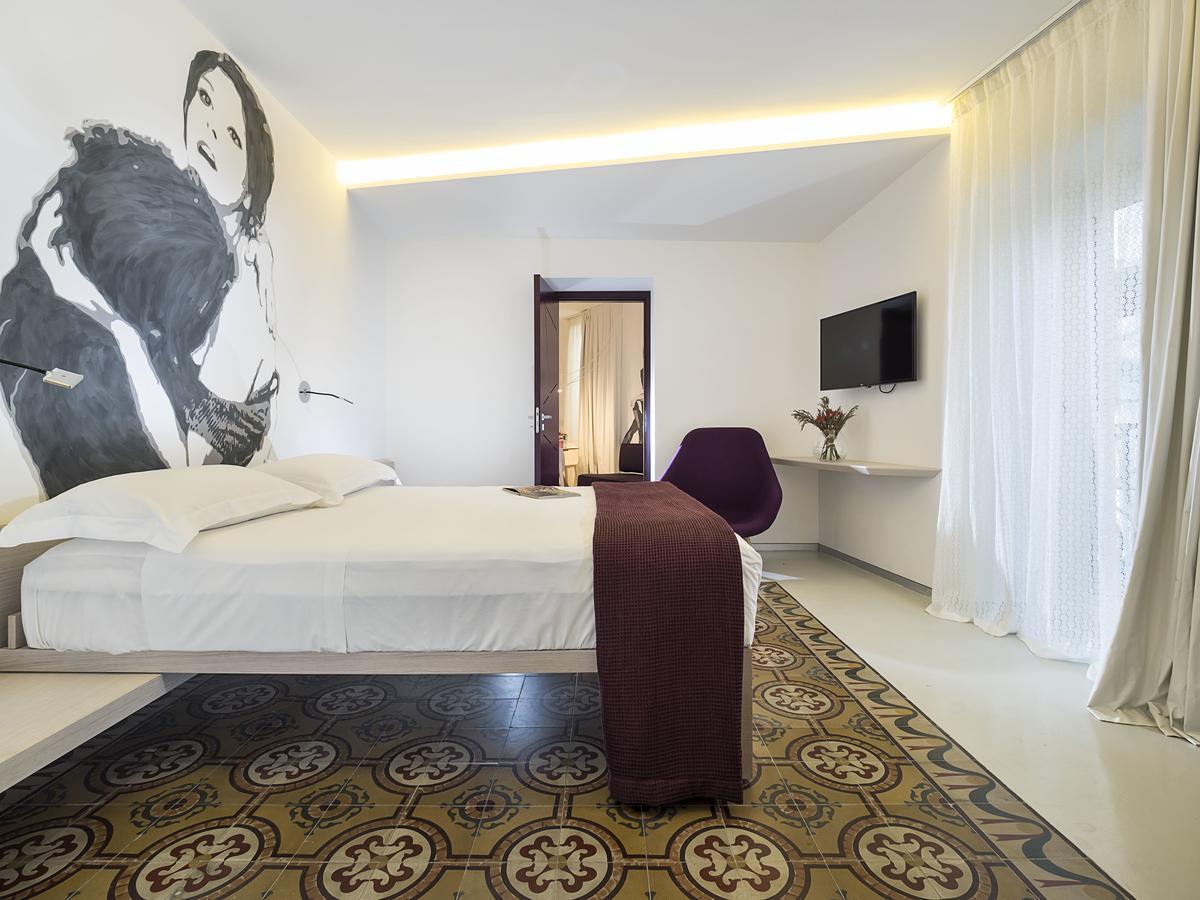 Standard Suite,506706705:JPEG